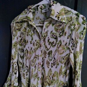 𝅺CATO BRAND Ladies blouse size small.  Brown, green, tan and white.